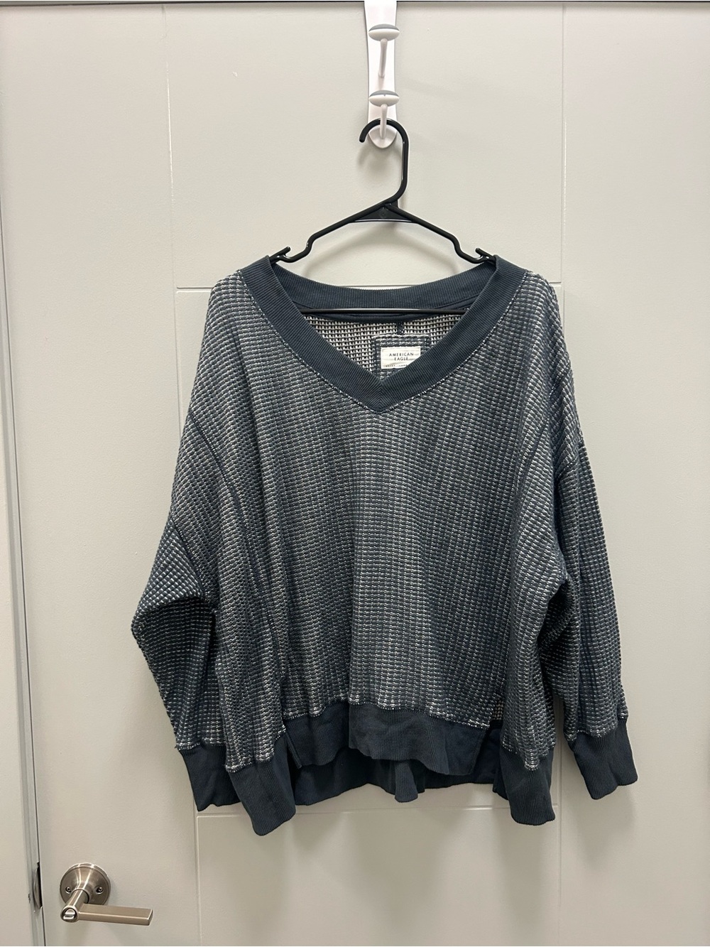 American Eagle Oversized Waffle Knit Sweater Small Blue Gray V-Neck Pullover